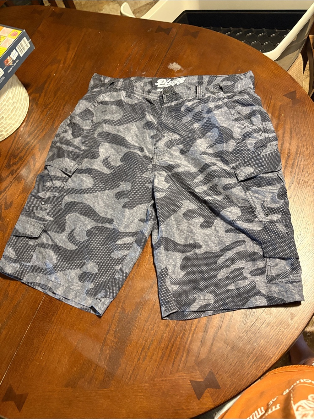Plugg Men's Gray Camo Cargo Shorts
